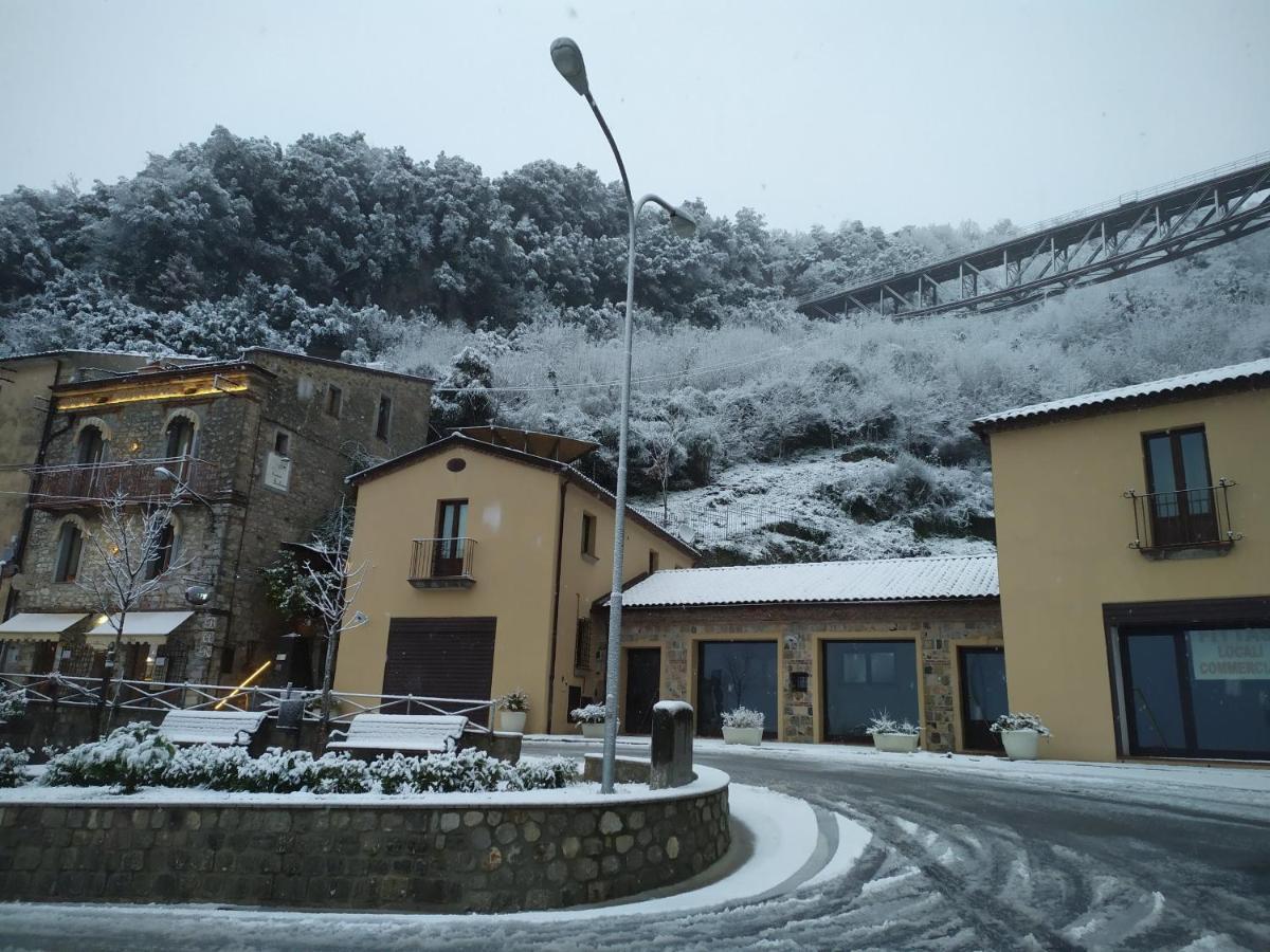 B&B La Fontana Borbone Lauria Inferiore Bagian luar foto